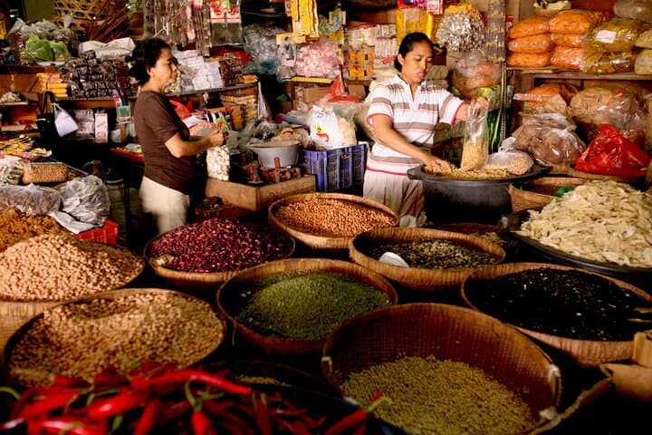 Denpasar Night Market Food Tour: Authentic Balinese Street Eats & Riverside Picnic photo 3