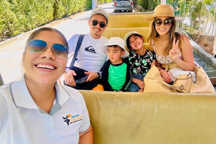 Roatán West Bay Beach Club Day Pass with Private Driver photo 6