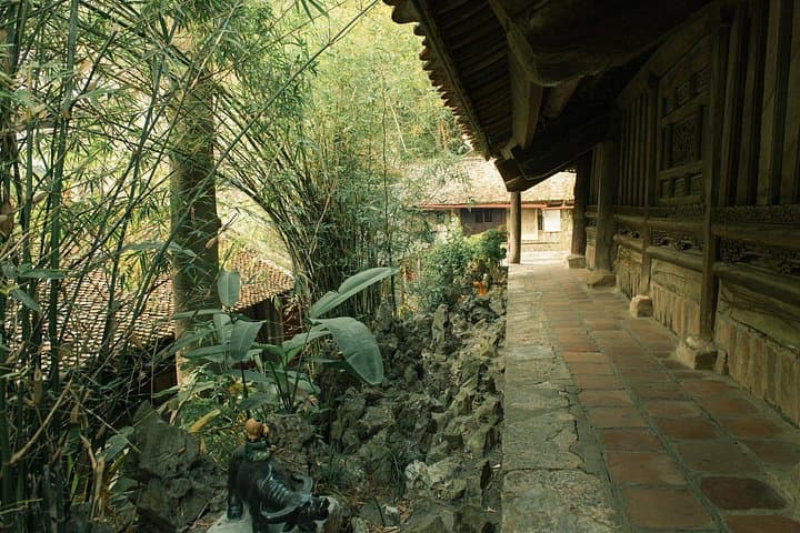 Hanoi Ancient Wonders: Thay Pagoda & Duong Lam Ancient Village Private Tour photo 3