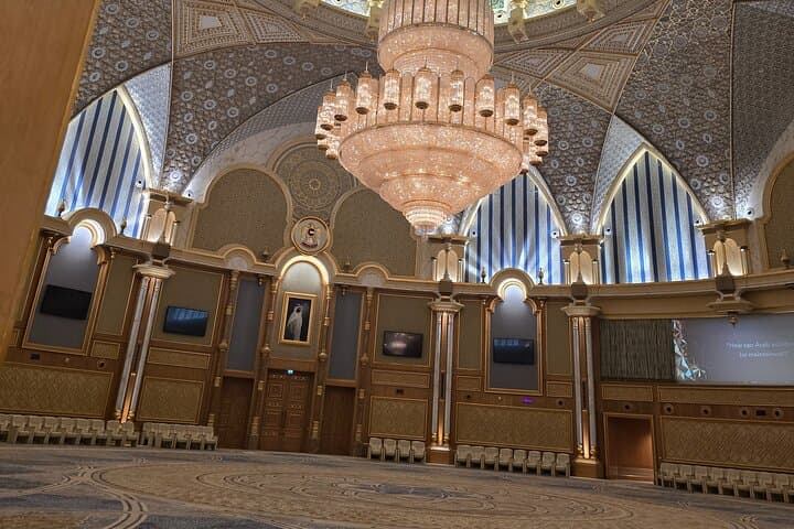 Abu Dhabi Private Tour: Grand Mosque, Qasr Al Watan & Corniche Cultural Experience photo 4