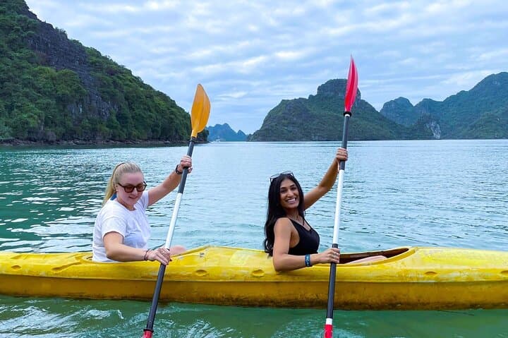 Private Canoe Adventure: Halong & Lan Ha Bay in 4 Hours photo 5