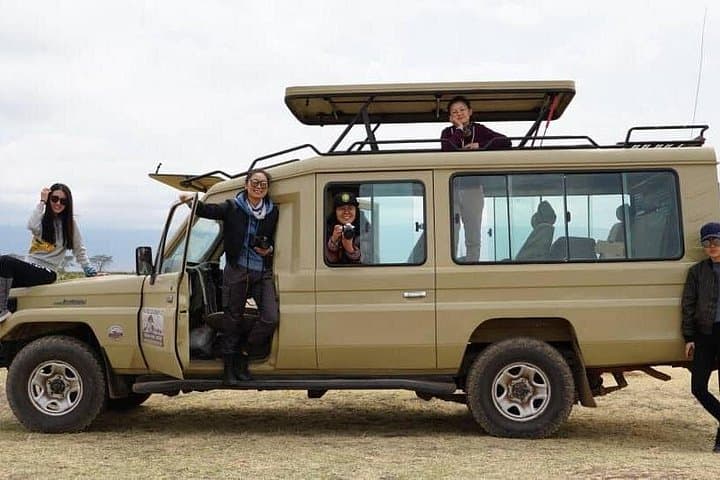 Private 6-Day Arusha 4WD Safari: Tarangire, Serengeti & Ngorongoro photo 3