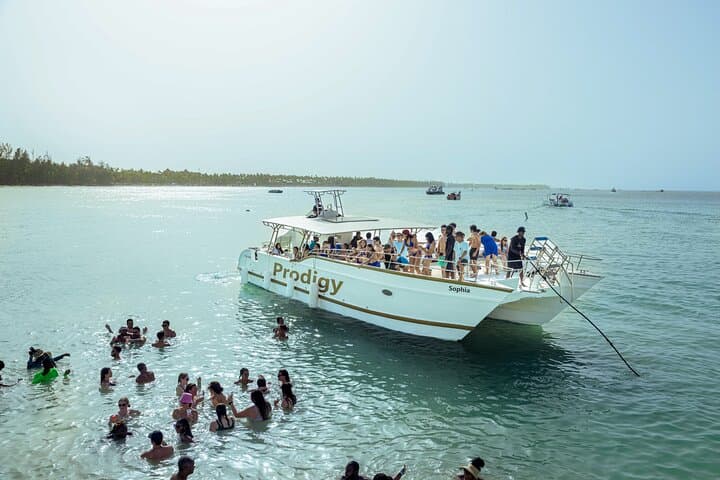 Private Catamaran Cruise from Bávaro: Snorkel, BBQ & Natural Pool Experience photo 3