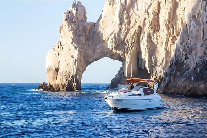 Cabo Private Yacht Cruise to El Arco: Snorkel, Sightsee & Sip