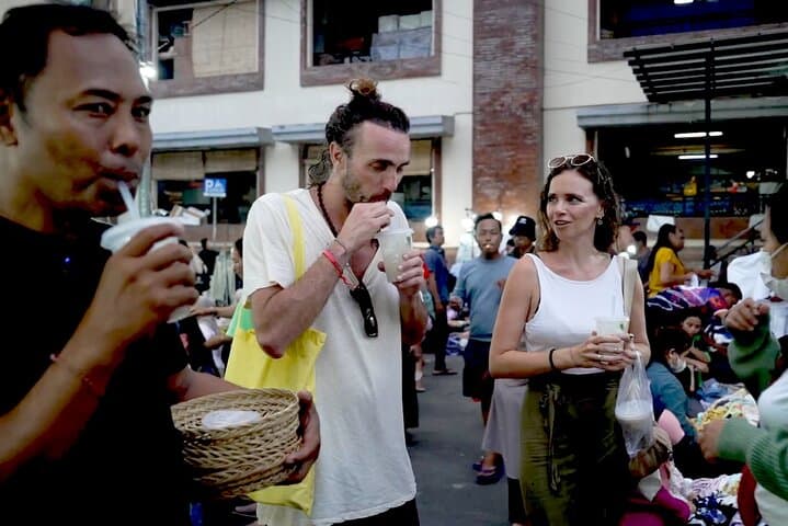 Denpasar Night Market Food Tour: Authentic Balinese Street Eats & Riverside Picnic photo 4