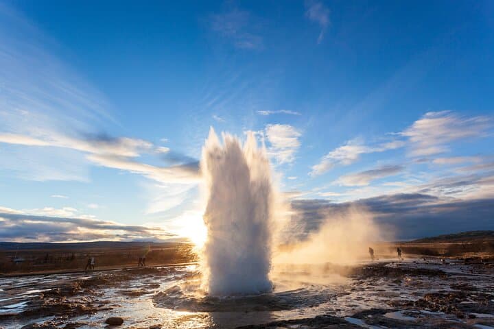Golden Circle Minibus Day Tour — Thingvellir, Gullfoss, Geysir & Kerið