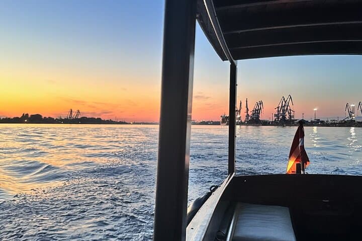 Riga Canal and Daugava Boat Tour: 50-Minute Sightseeing Cruise with Audio Guide photo 2