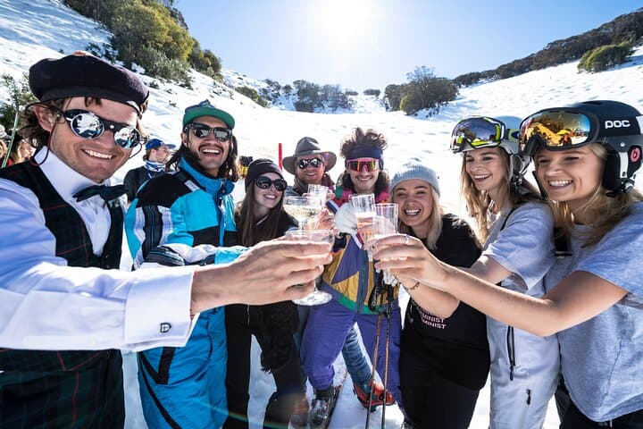 Melbourne to Mt Buller: 6-Hour Snow Day Trip and Alpine Play