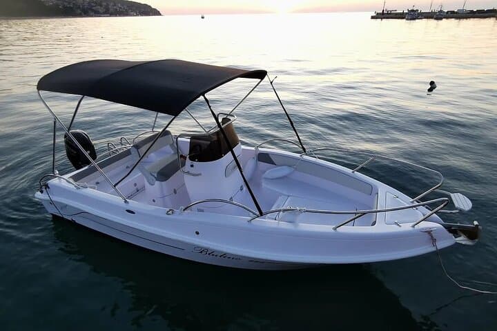 Self-Drive Boat Rental to Blue Lagoon & Comino — No License Needed photo 4