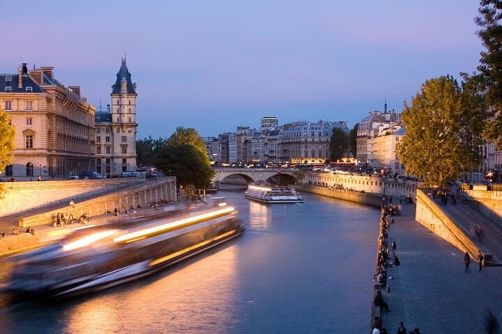 Paris in 60 Minutes: Seine River Cruise from the Eiffel Tower photo 3