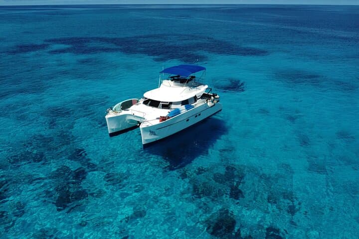 Private Catamaran to Sainte Anne Marine Park with Moyenne Island Creole BBQ