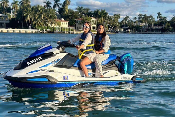 Miami Beach Jet Ski Rentals: High-Speed Coastal Rides & Skyline Boat Tour