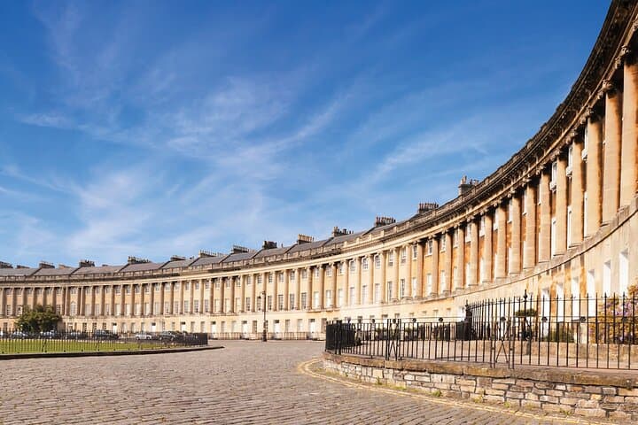 Southampton to London: Private Transfer with Stonehenge Stop and Self-Guided Bath Visit photo 4