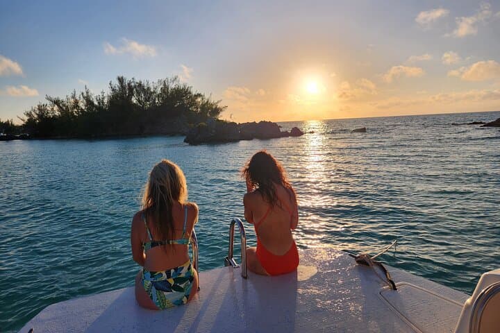 Bermuda Private Sunset Cruise & Rum Swizzle on Island Vibez photo 3