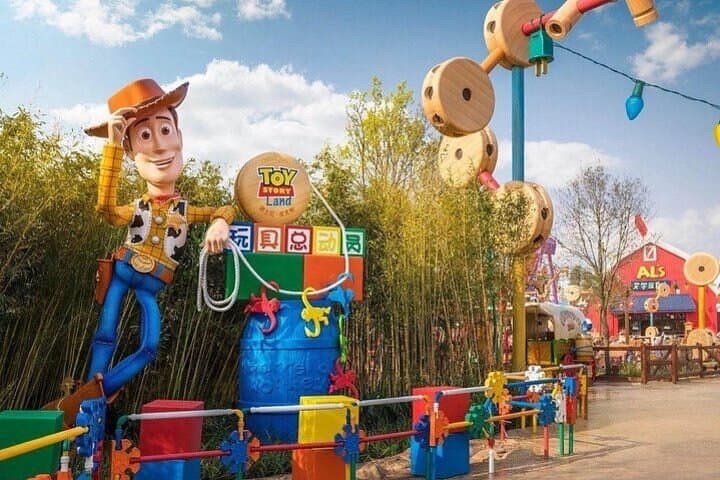 Shanghai Disneyland One-Day Pass: Insider Guide to Rides, Lines & Logistics photo 3