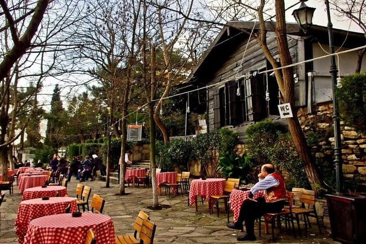 Istanbul Afternoon Bosphorus Half-Day: Eyüp, Balat & Two-Hour Boat Cruise photo 3