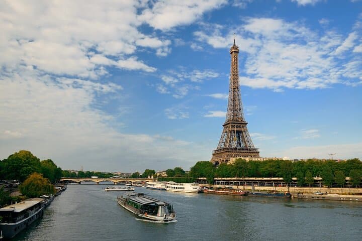 Paris in 60 Minutes: Seine River Cruise from the Eiffel Tower photo 2