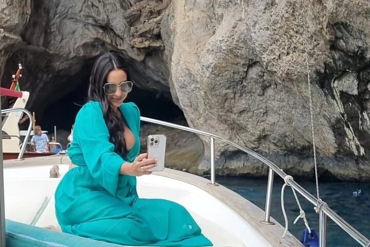 Private Capri Boat Tour: Blue Grotto, Faraglioni & Snorkel photo 3
