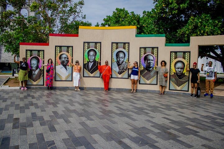 Half-Day Accra Cultural Highlights: Independence Square, Museums & Makola Market photo 3