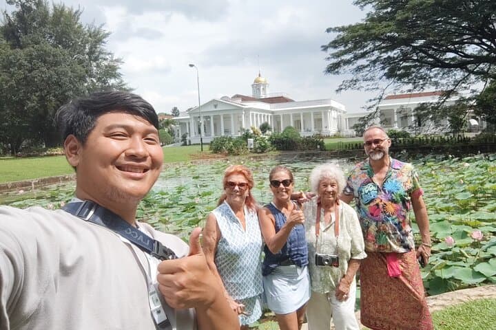 Bogor Botanical Garden & Rainforest Trek to a Hidden 40m Waterfall photo 6