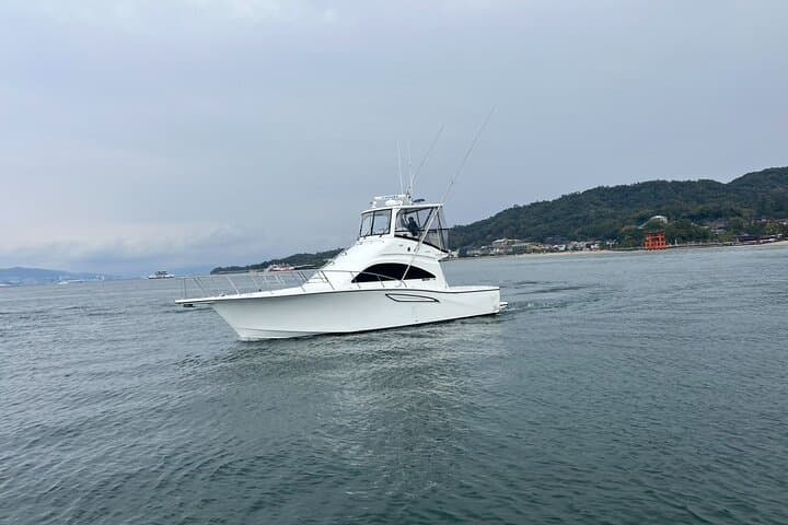 Private Miyajima and Seto Inland Sea Cruise from Hiroshima with Drinks