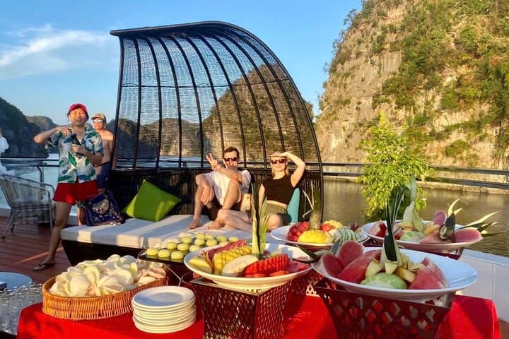 Lan Ha Bay Sunset Cruise with Kayaking, Swimming & Floating Village Visit photo 3