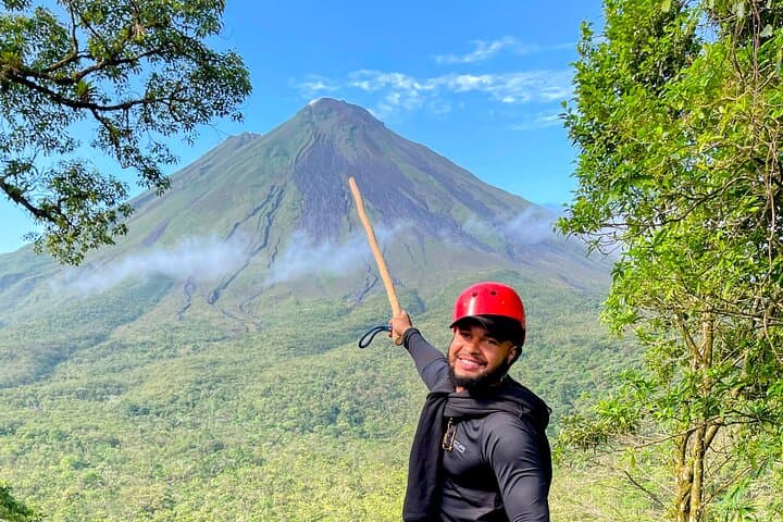 Premium Arenal Volcano, Waterfall & Thermal Day Trip from San José