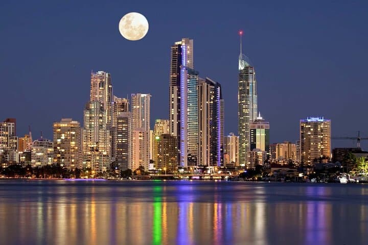 Surfers Paradise City Lights Cruise — Gold Coast Night Waterways photo 1