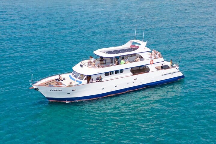 Larnaca Mini Cruise: 90-Minute Coastal Sail to Mackenzie Beach and Plane-Spotting photo 3