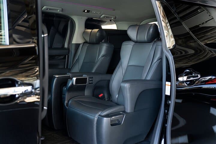Tokyo 5-Hour Private Car Tour & NRT/HND Airport Transfer: Efficient Sightseeing and Smooth Transfers photo 4