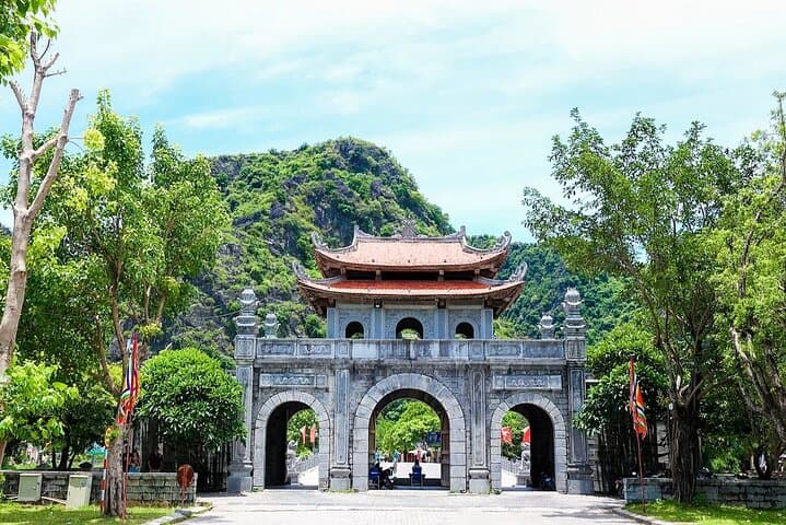 Tam Coc & Hoa Lu Day Trip from Hanoi: Boat Ride, Ancient Temples & Village Cycling photo 5