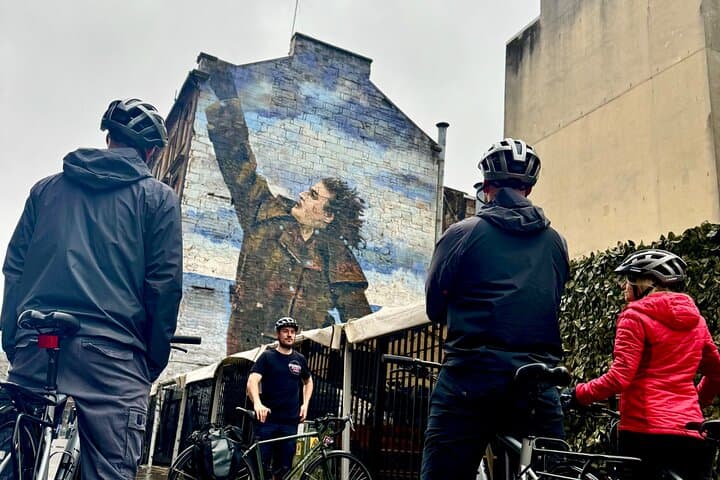Essential Bike and E‑Bike Tour of Glasgow: River Clyde Loop & Historic Sights photo 2