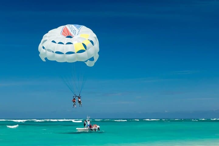 Soar Over Jeddah: Red Sea Parasailing Scenic Flight photo 4