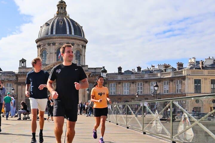 Run Paris’s Main Sights: 8K Guided Morning Run Past the Eiffel & Louvre