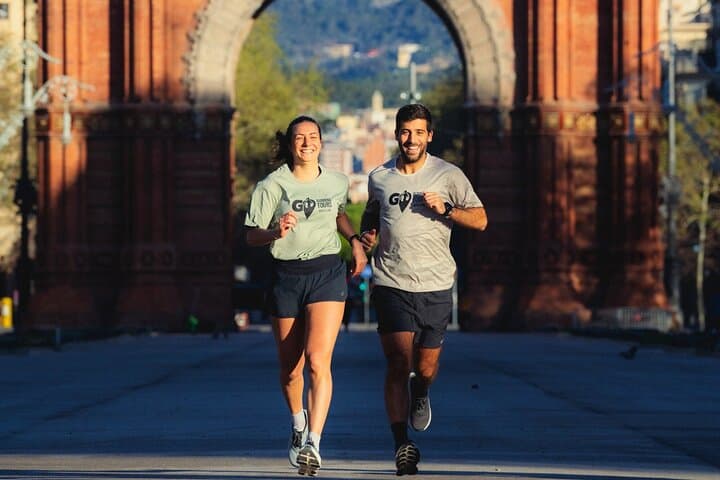 Run Barcelona's Gothic Quarter: 7K Group Running Tour from Plaça Catalunya