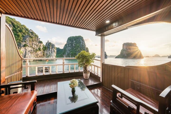 Bai Tu Long Bay 3-Day Cruise: Kayaks, Caves & Floating-Village Discovery