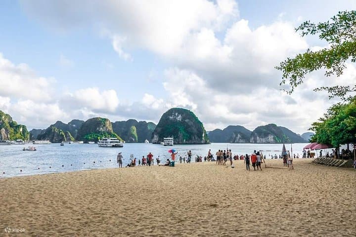 halong-bay-full-day-cruise-kayak-sung-sot-cave-titov-island photo 4