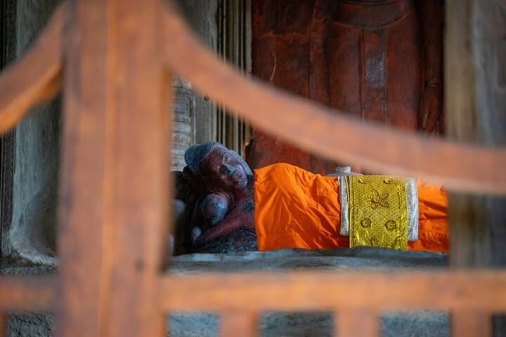 Full-Day Angkor Temple Tour: Angkor Wat, Bayon & Ta Prohm photo 4