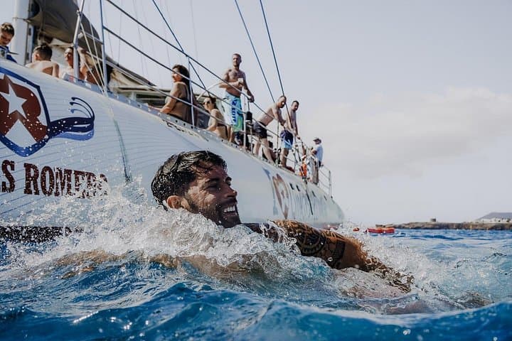 Luxury catamaran cruise to Papagayo beaches with lunch and water activities photo 3