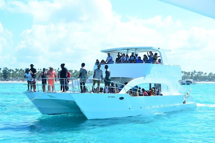 Punta Cana Private Catamaran: Snorkel, Natural Pool & Open Bar Cruise