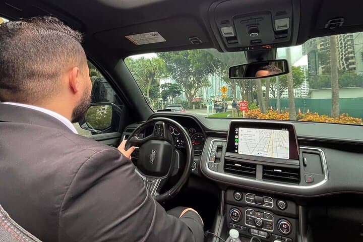 Miami Private Limo & Car Transfers — Airport, Hotel and Event Chauffeur Service photo 3