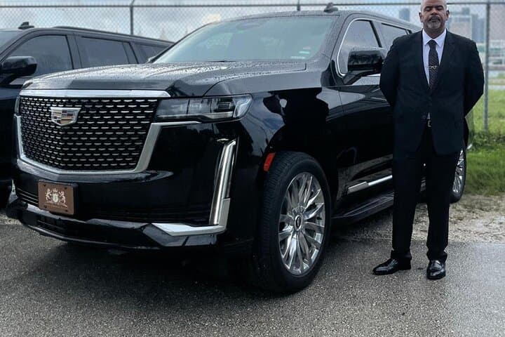 Miami Private Limo & Car Transfers — Airport, Hotel and Event Chauffeur Service photo 4