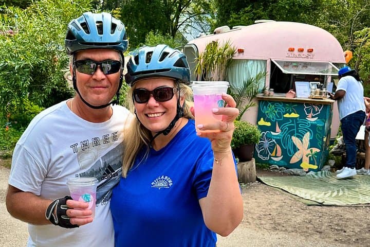 Toronto Islands Sunrise Breakfast Tour: Bike, Ferry & Breakfast at Ward's Island photo 1