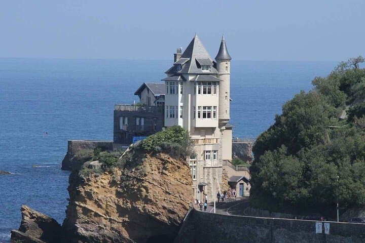 Biarritz Walking Tour: Explore the French Basque Coast in 90 Minutes