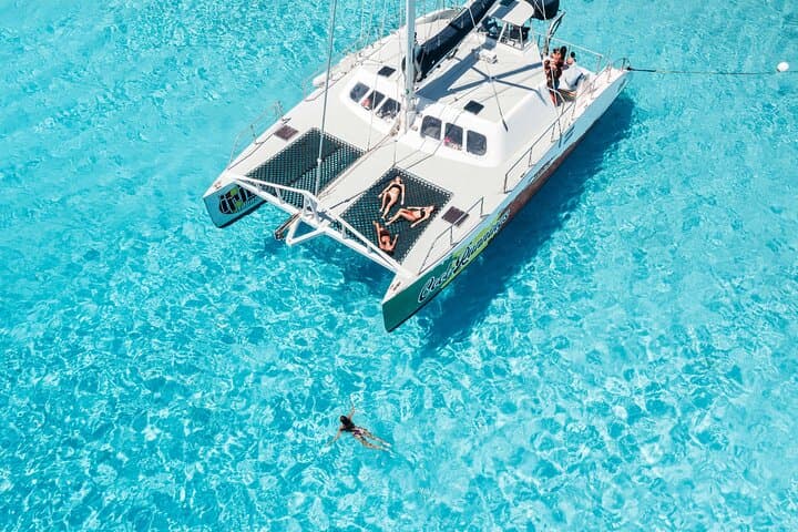 Klein Curacao Adventure Day Trip — Snorkel Turtles, Visit the Lighthouse & Shipwreck