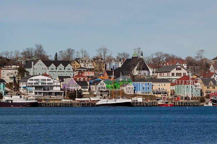 Halifax to Peggy's Cove: Full-Day Private Shore Excursion to Lunenburg & Mahone Bay photo 2