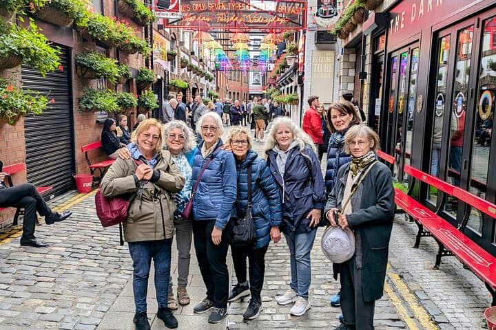 Real Story Belfast Walking Tour with Local Guide — History, Architecture & Local Life photo 6