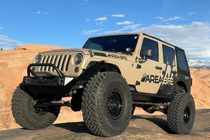 Hells Revenge 3-Hour Jeep Tour in Moab — Slickrock Climbs & Colorado River Views