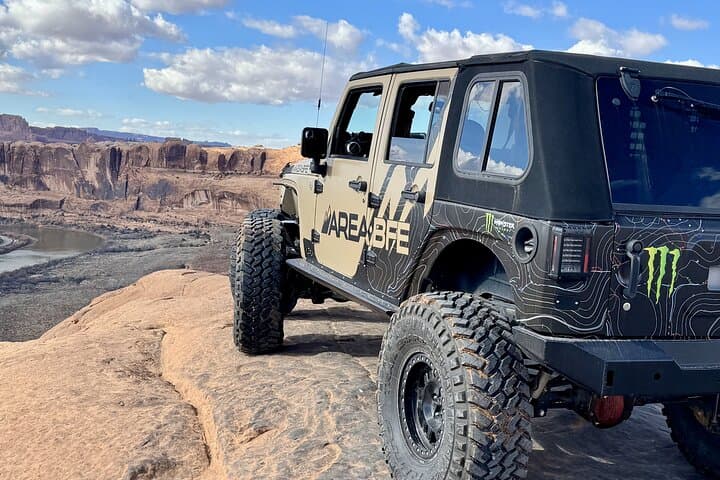 Hells Revenge 3-Hour Jeep Tour in Moab — Slickrock Climbs & Colorado River Views photo 2