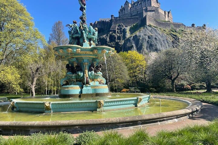 Full-Day Private Edinburgh City Tour: Arthur's Seat, Castle & Ghost Walk photo 4